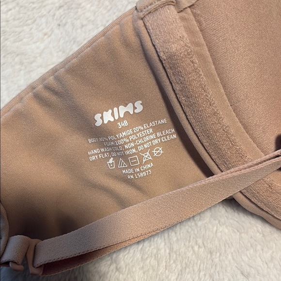 SKIMS Tan Bra - Picture 3 of 4